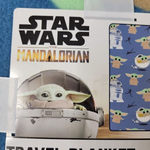 Star Wars The Mandalorian Travel Blanket - Picture 4 of 4